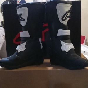 Motorcycle boots
